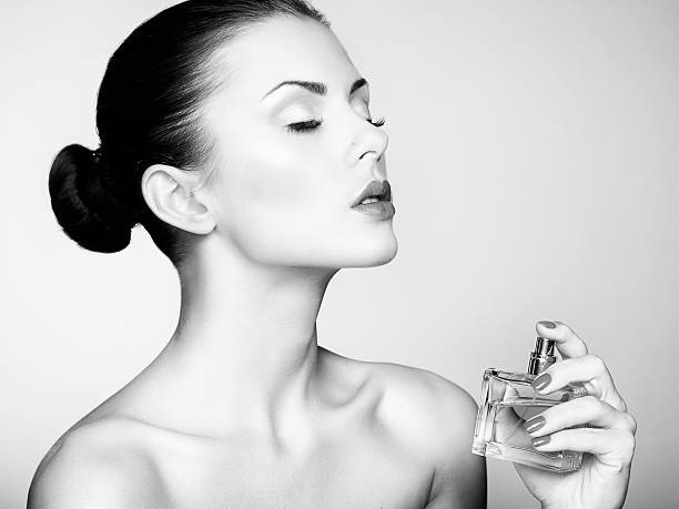 5 tipov, aby Vám parfum vydržal čo najdlhšie